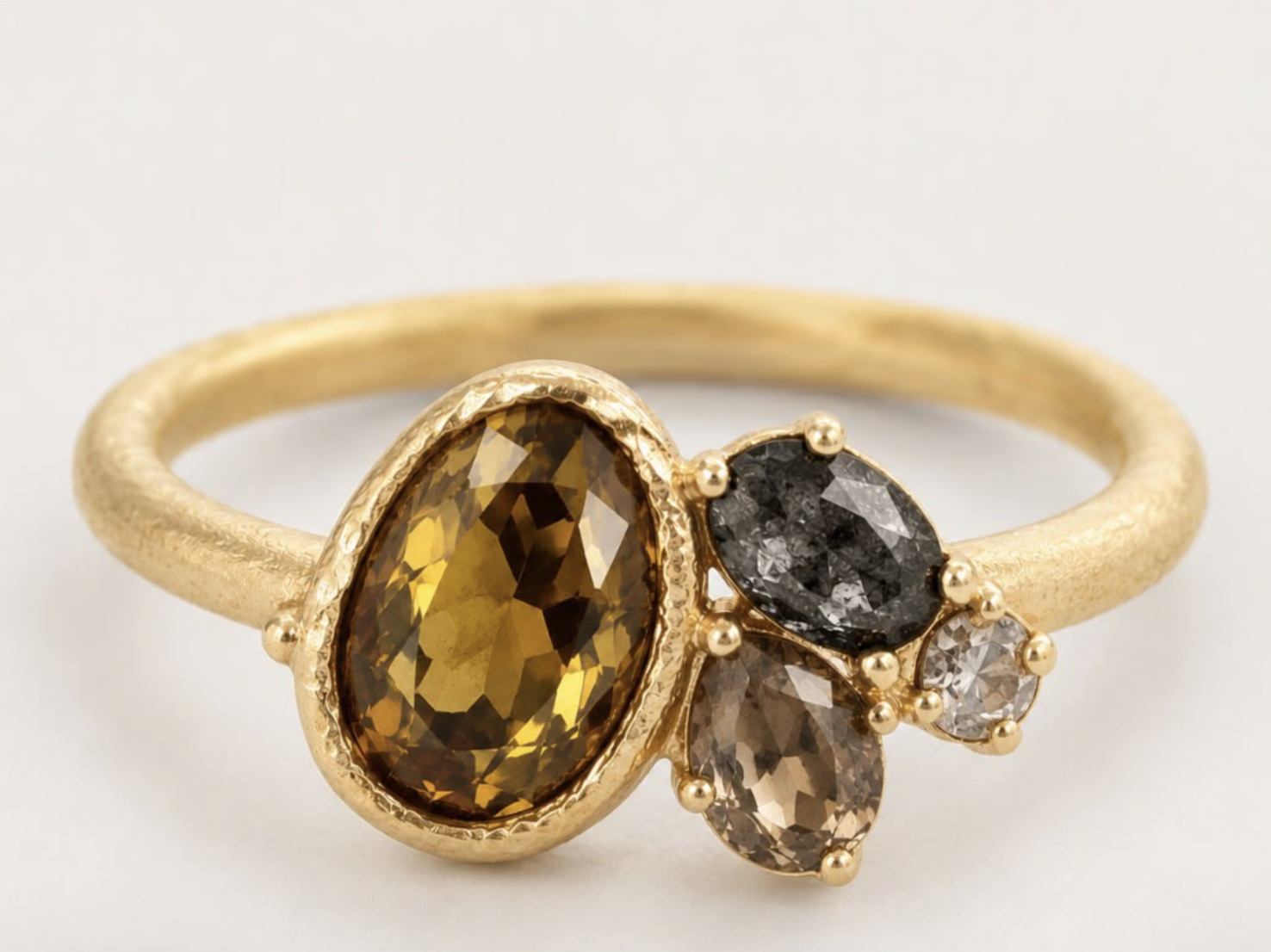 Anillo Racimo oro
